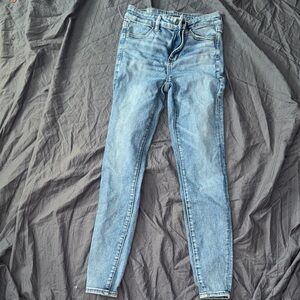 American Eagle Outfitters Light Blue Skinny Jeans